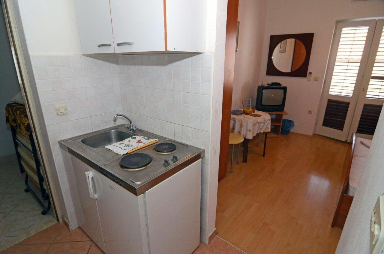 Apartments With A Parking Space Makarska - 12211 Exterior photo